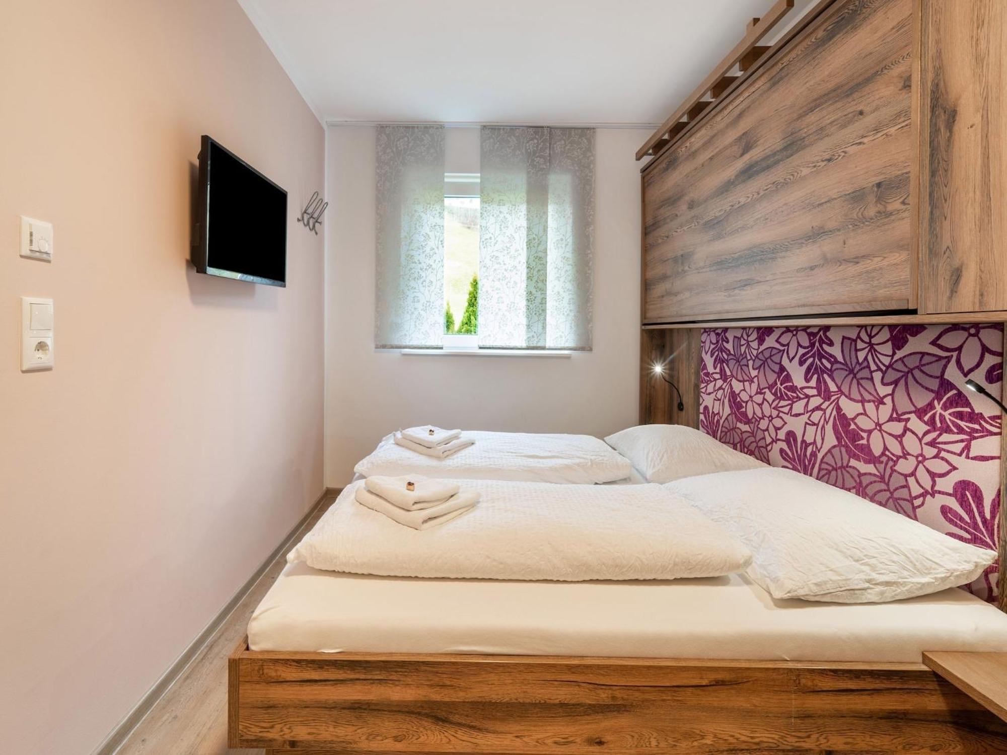 Large Apartment In Sankt Georgen With Balcony Furstau Bagian luar foto